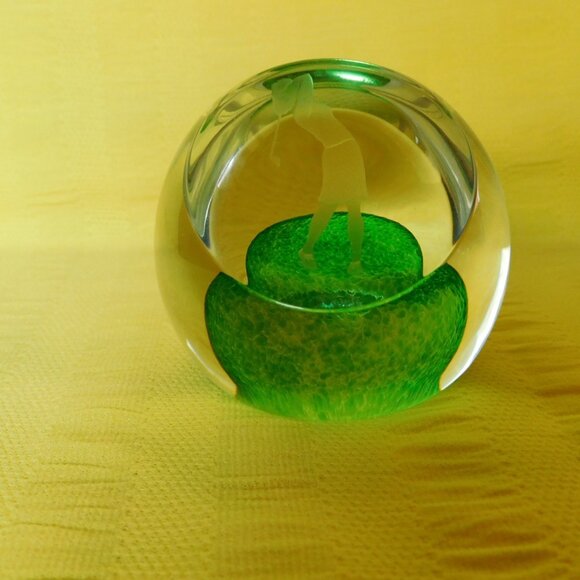 Caithness Scotland Petunias paperweight mint condition - Picture 10 of 11